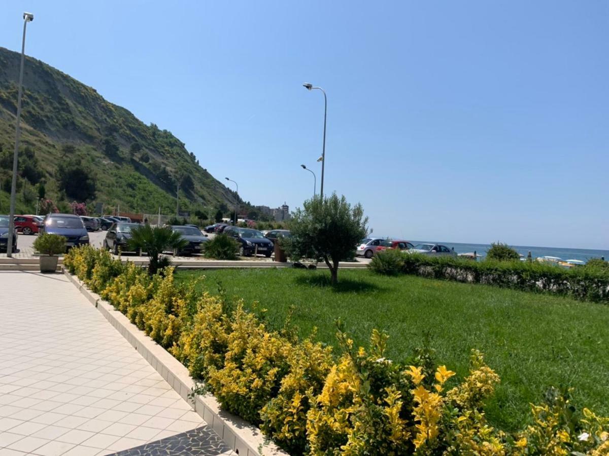 Hotel Ferrara Durres Exterior photo