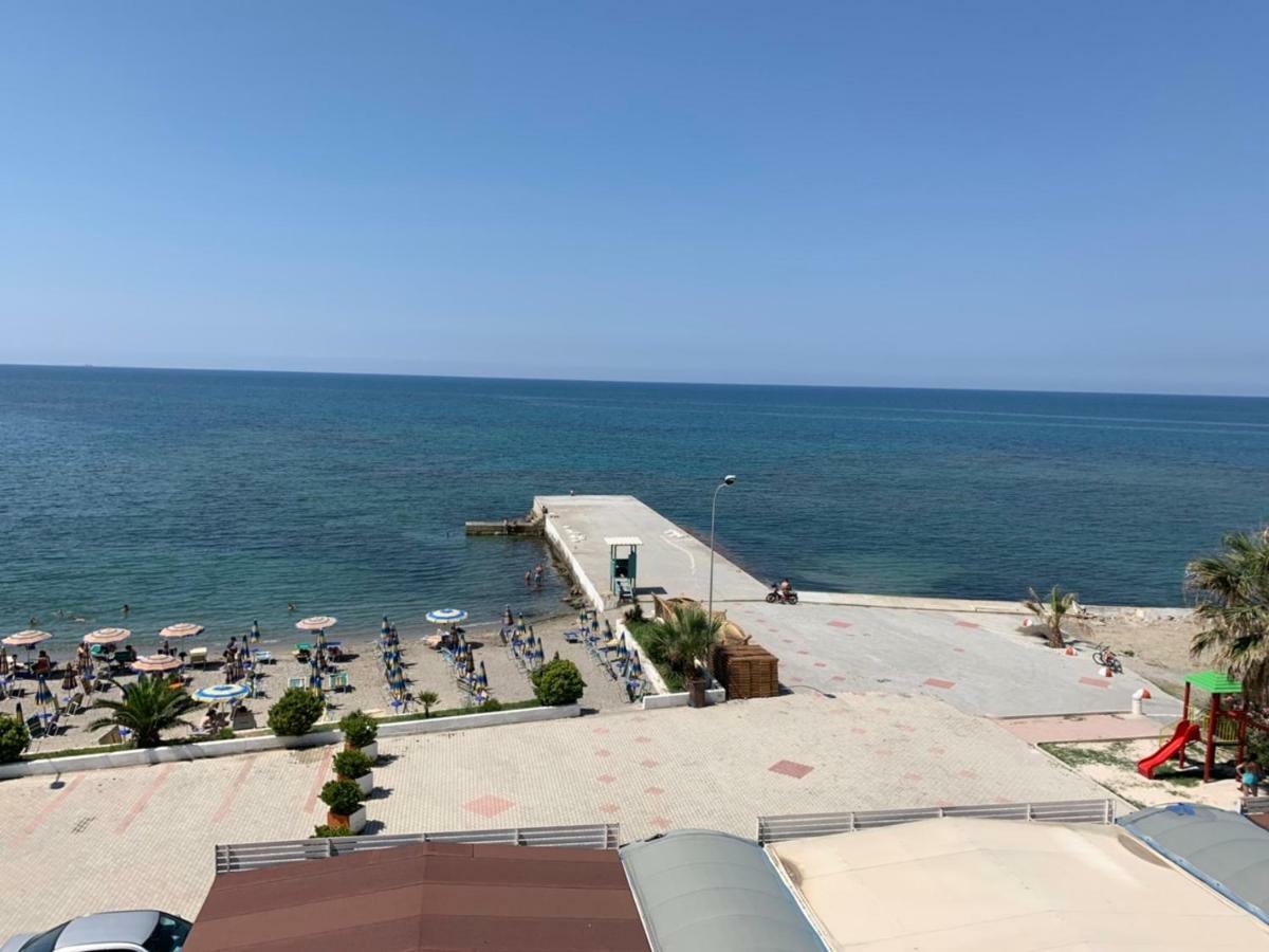 Hotel Ferrara Durres Exterior photo