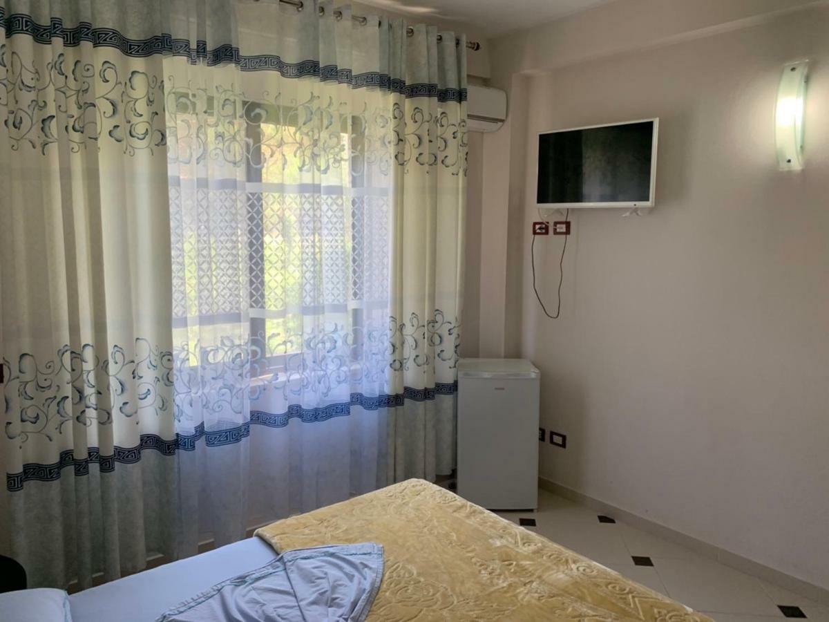 Hotel Ferrara Durres Exterior photo