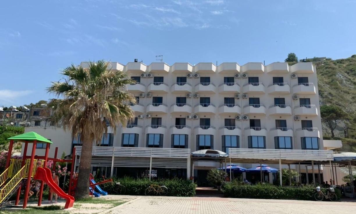 Hotel Ferrara Durres Exterior photo